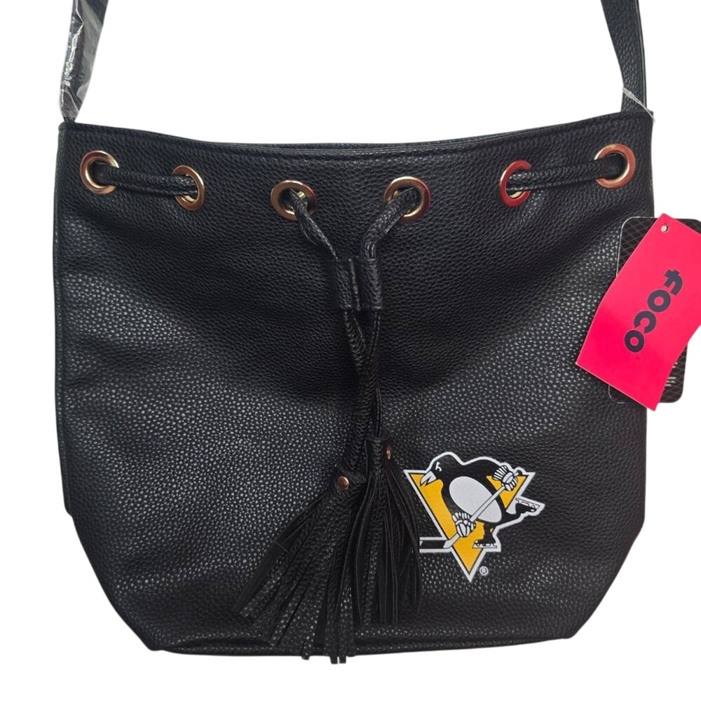 FOCO Pittsburgh Penguins NHL Black Pebbled Faux Leather Bucket Crossbody Bag NEW